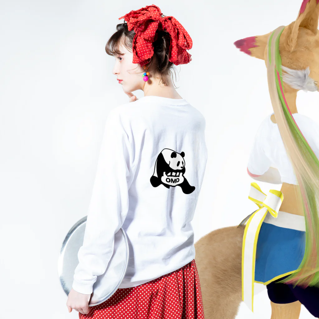 熊猫餃子飯店のパンダ餃子_dark Long Sleeve T-Shirt :model wear (back, sleeve)