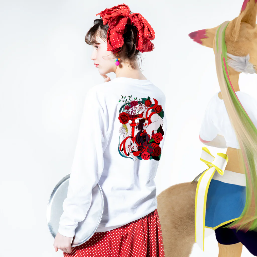 翠色の眼鏡の鳥居と狐姫 Long Sleeve T-Shirt :model wear (back, sleeve)