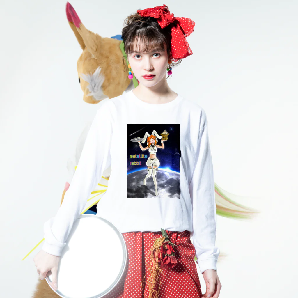 四色アペンド＋のsatellite rabbit Long Sleeve T-Shirt :model wear (front)