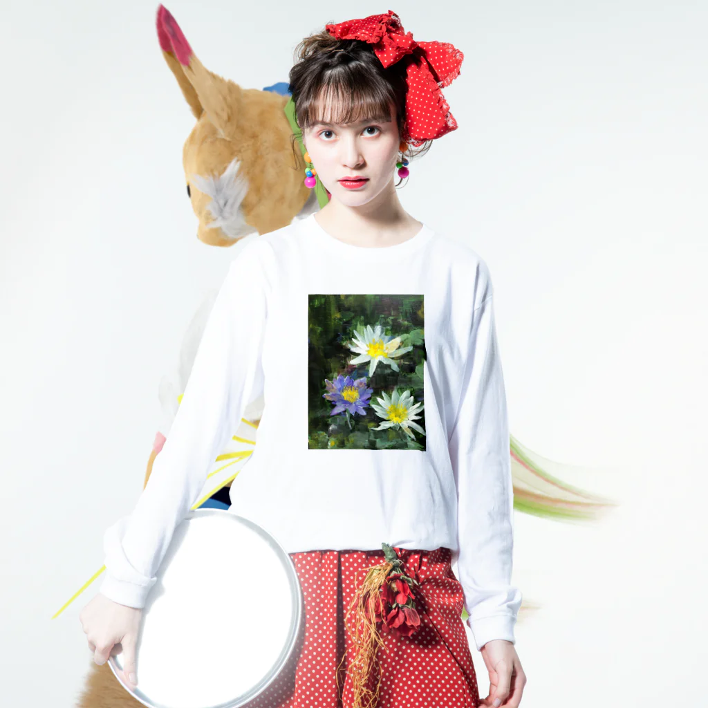 屋上の花 (睡蓮) Long Sleeve T-Shirt :model wear (front)