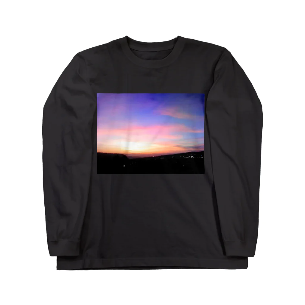 ちょっと夢見るわんだーらんどの夕暮れの空 ロングスリーブTシャツ