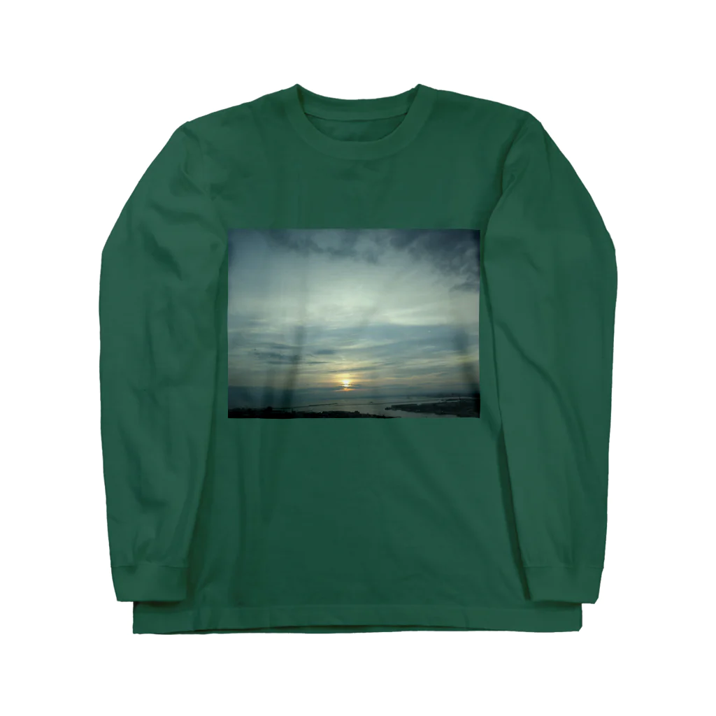 空屋　sorayakusakaの201409131716000　夕暮れの釧路港 Long Sleeve T-Shirt