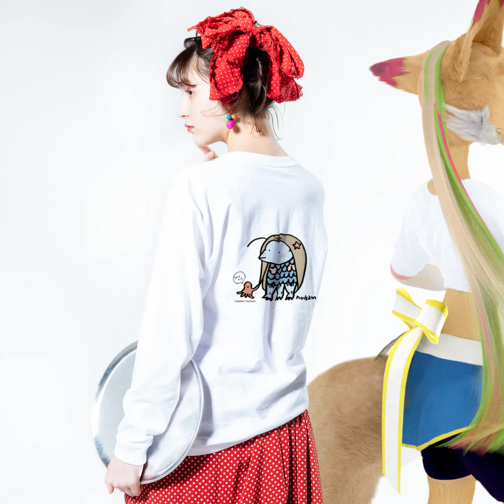 ほっかむねこ屋（アトリエほっかむ）のアマビエ（ほっかむ画） Long Sleeve T-Shirt :model wear (back, sleeve)