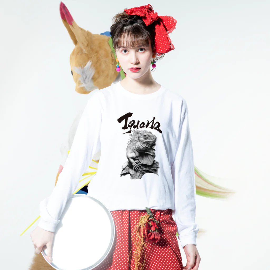 Pencil reptiles | 鉛筆の爬虫類達のグリーンイグアナ（題字あり） | Iguana iguana Long Sleeve T-Shirt :model wear (front)