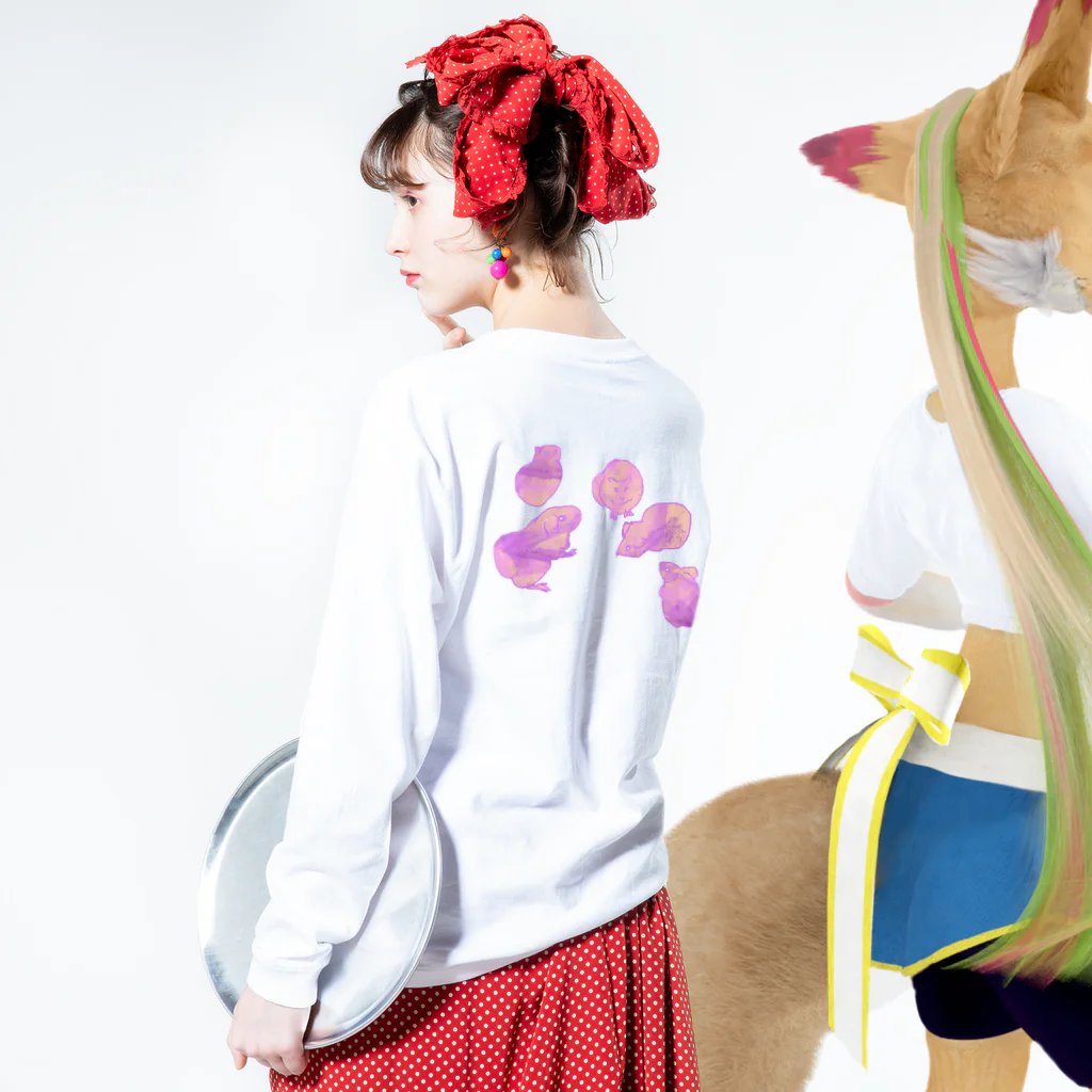 犬吠え商店のねずみ会議（紫の川） Long Sleeve T-Shirt :model wear (back, sleeve)