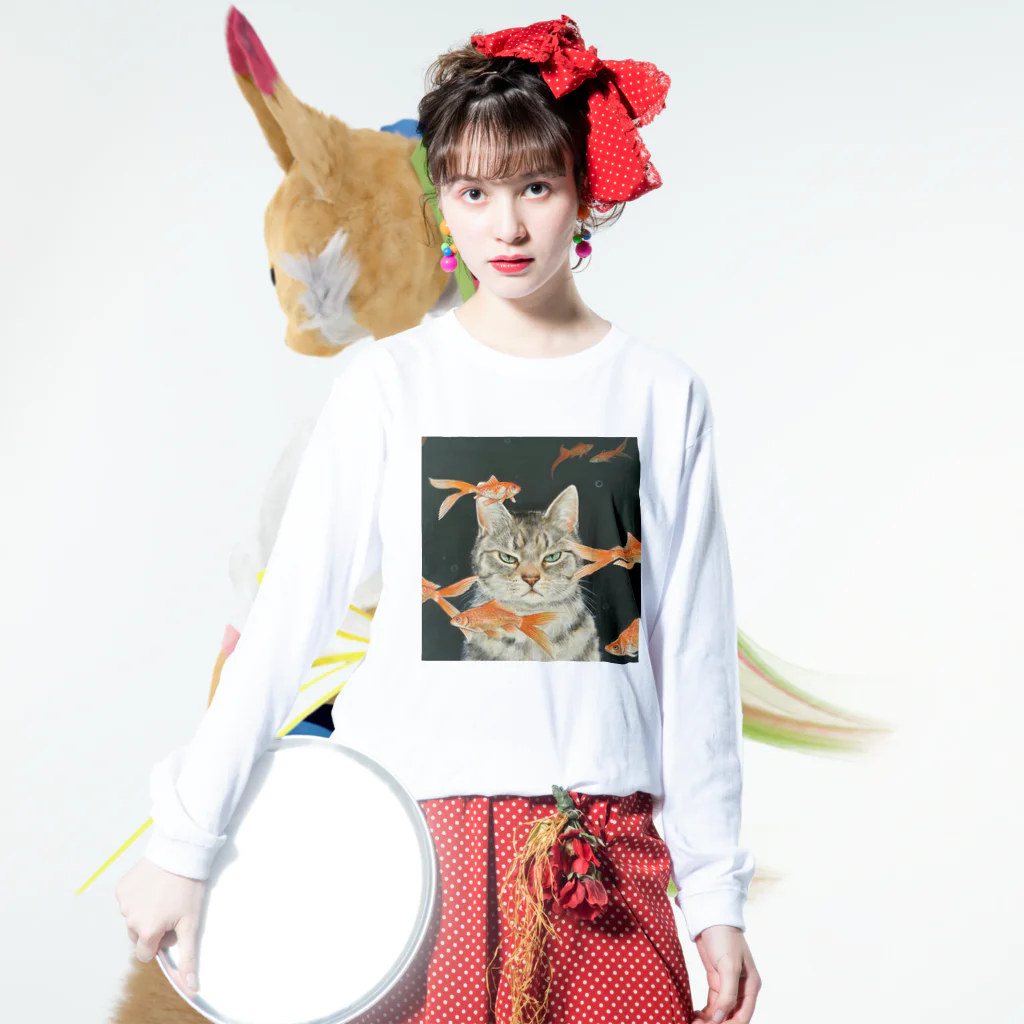 おちょぴの金魚と猫 Long Sleeve T-Shirt :model wear (front)
