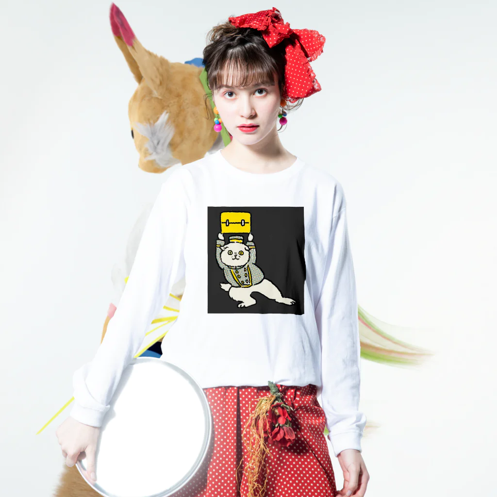 gfwshopping!の頼もしい猫のポーター Long Sleeve T-Shirt :model wear (front)