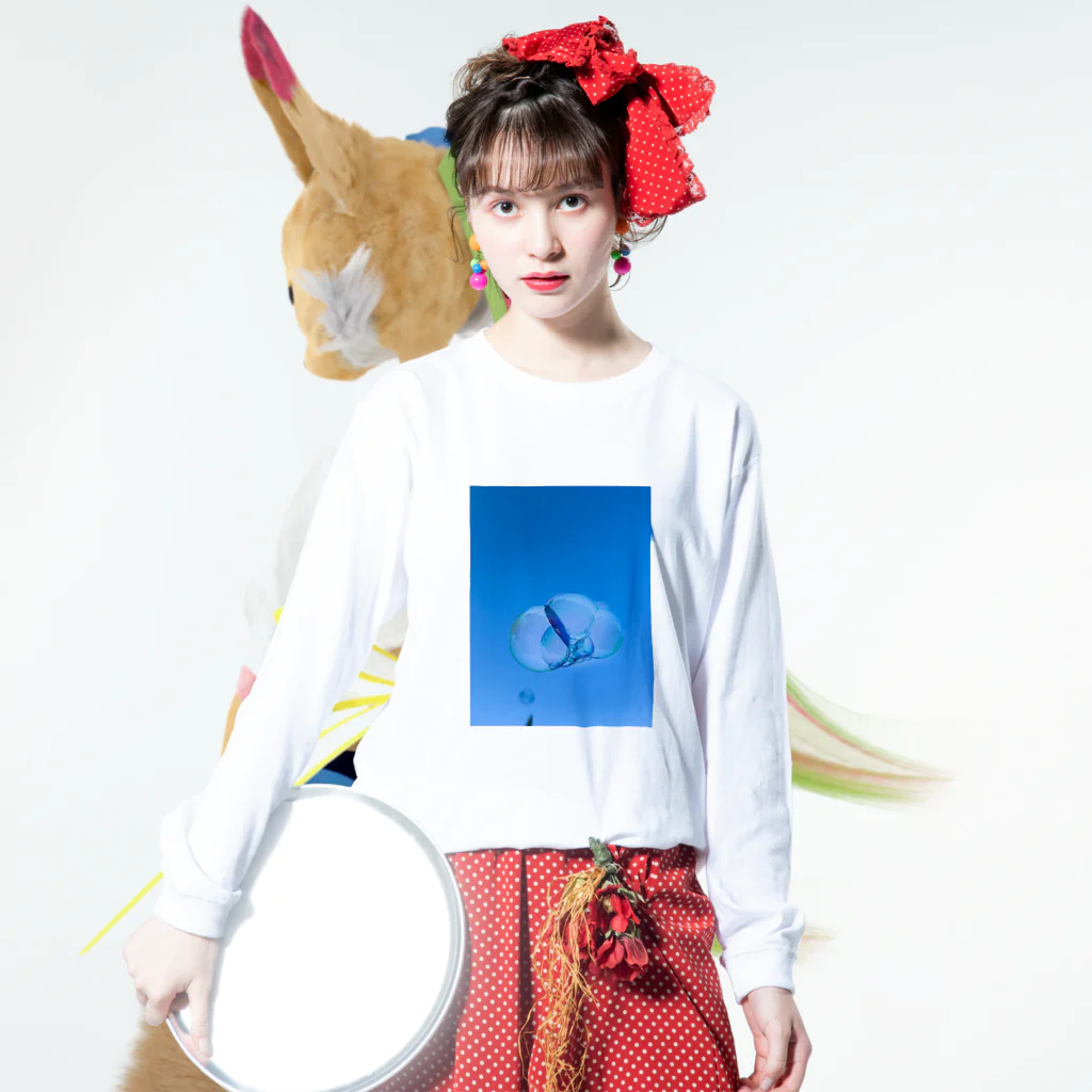 水彩屋のシャボン玉 Long Sleeve T-Shirt :model wear (front)