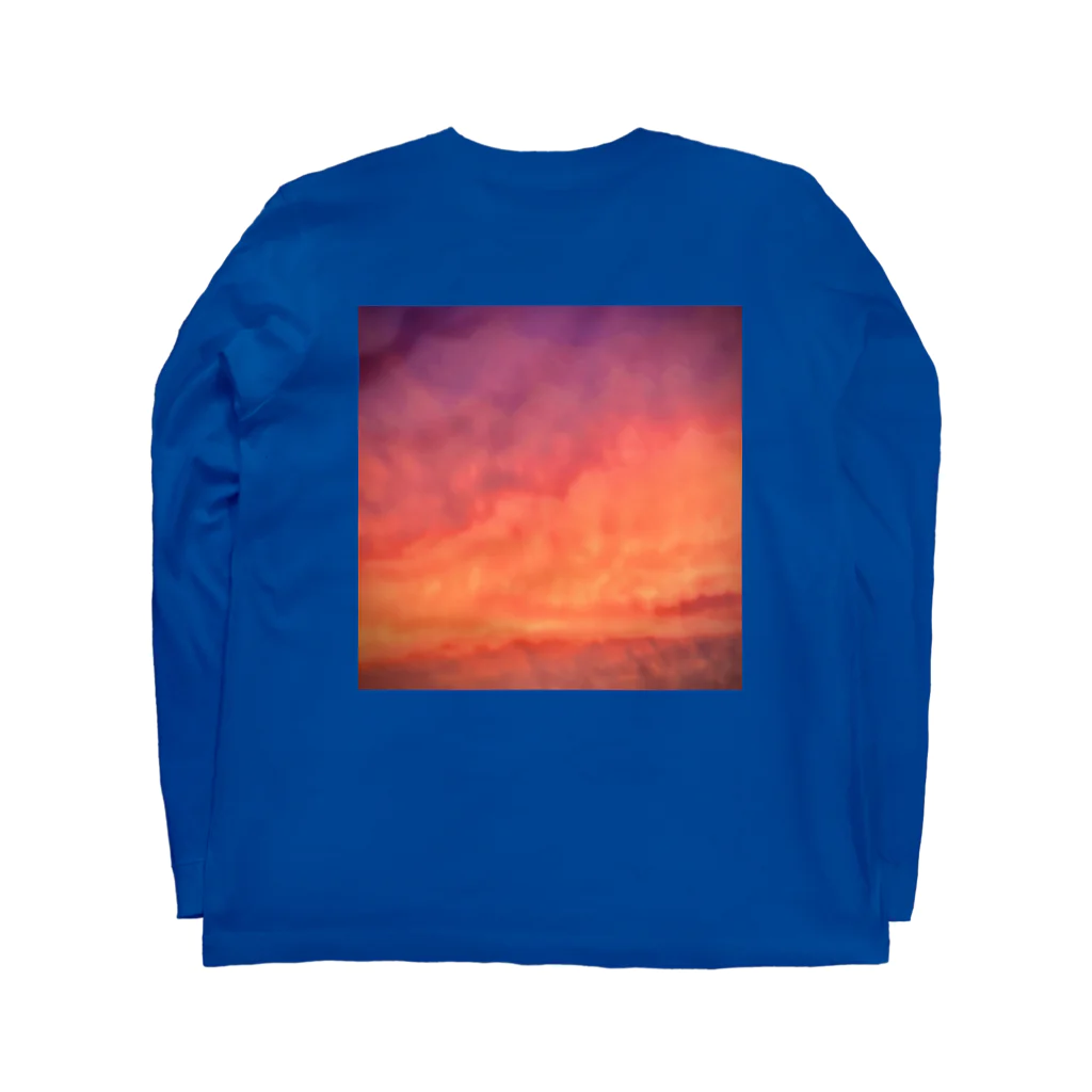 でおきしりぼ子の実験室の夕焼けすぎる雲-正方形 ロングスリーブTシャツの裏面