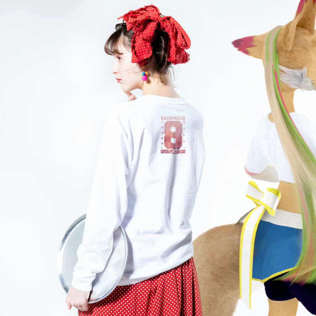 ケイティ企画の八戸ロゴ(ローズピンク) ロングスリーブTシャツの着用イメージ(裏面・袖部分)