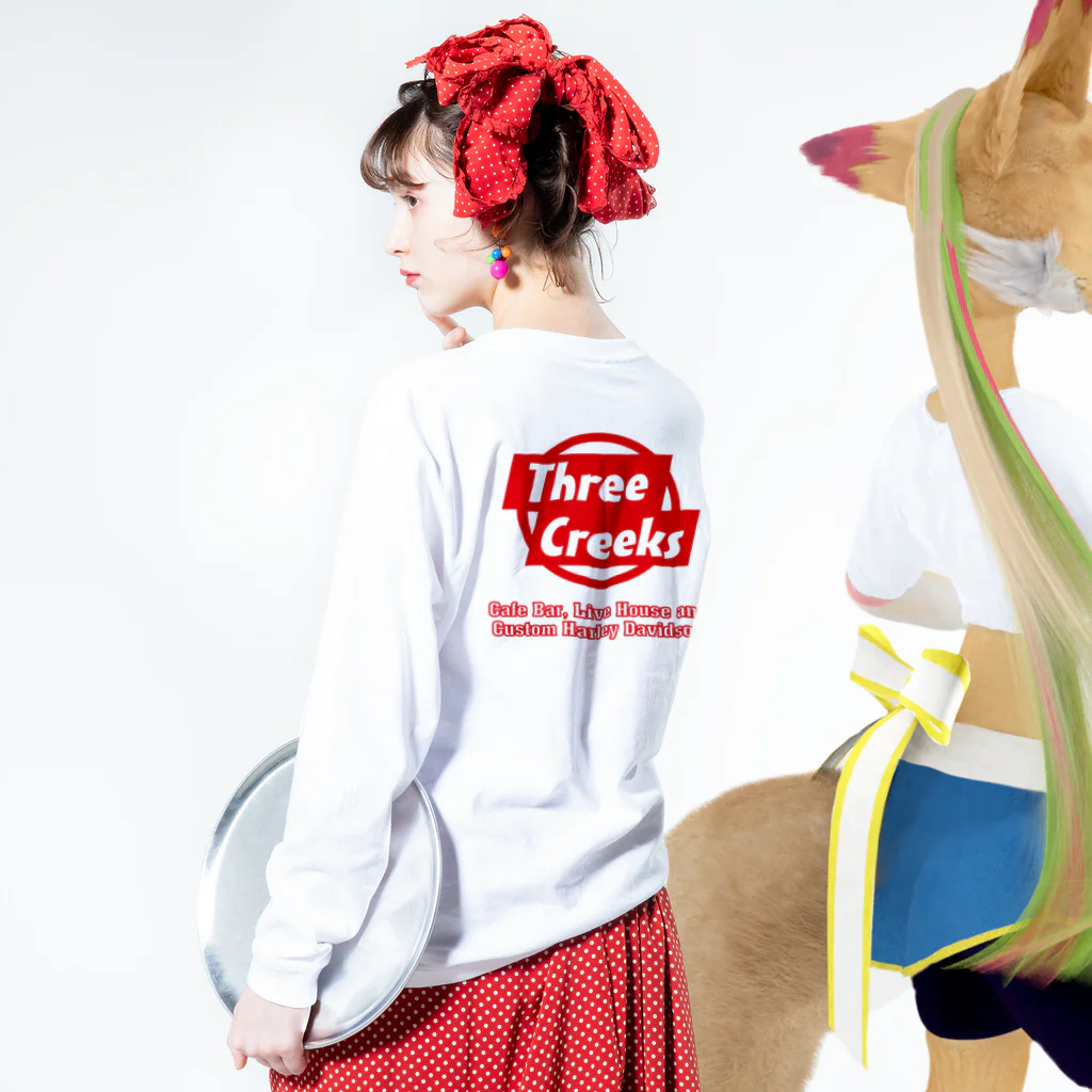 Primary_Magazine_ShopのThree Creeks ロングスリーブTシャツの着用イメージ(裏面・袖部分)