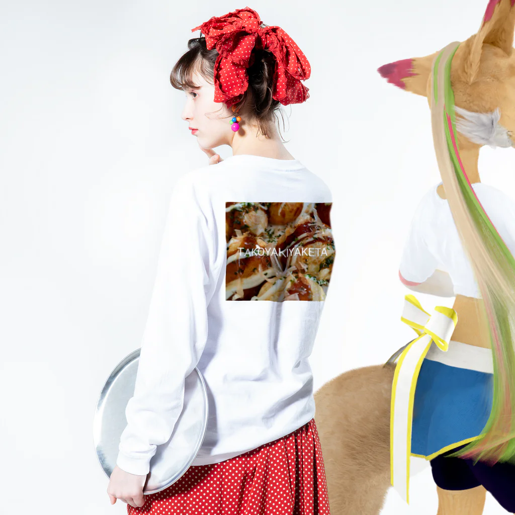 はるのおみせのタコヤキ Long Sleeve T-Shirt :model wear (back, sleeve)