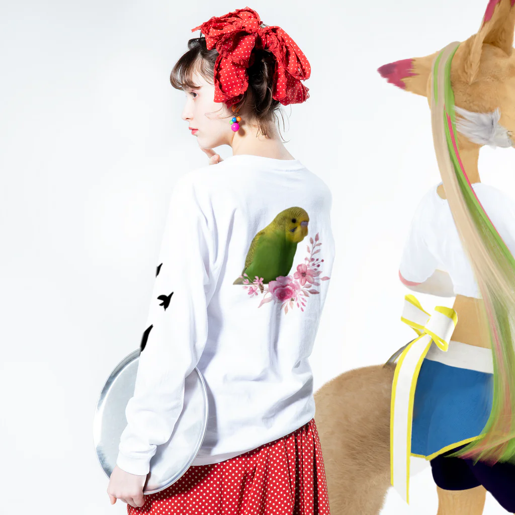 甘えん坊オカメインコのセキセイインコそらまめちゃんシリーズ Long Sleeve T-Shirt :model wear (back, sleeve)