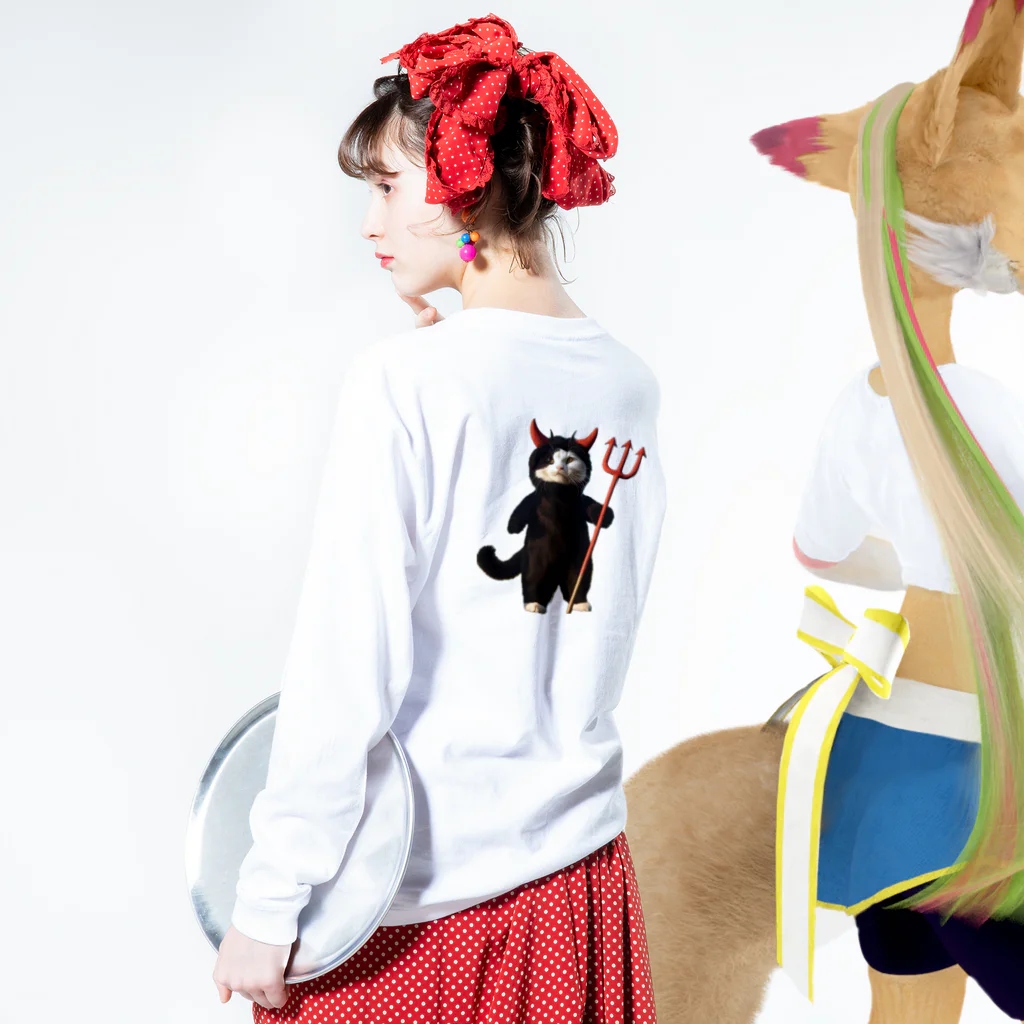 かわいい猫たちのかわいい天使の子猫と悪魔の子猫 Long Sleeve T-Shirt :model wear (back, sleeve)