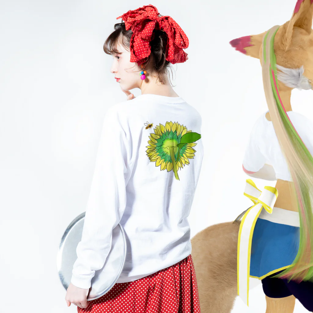 myosaiの裏ひまわりとミツバチ Long Sleeve T-Shirt :model wear (back, sleeve)