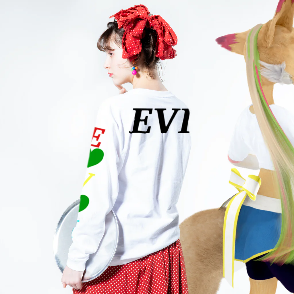 EVIのEVI bloody ロングスリーブTシャツの着用イメージ(裏面・袖部分)