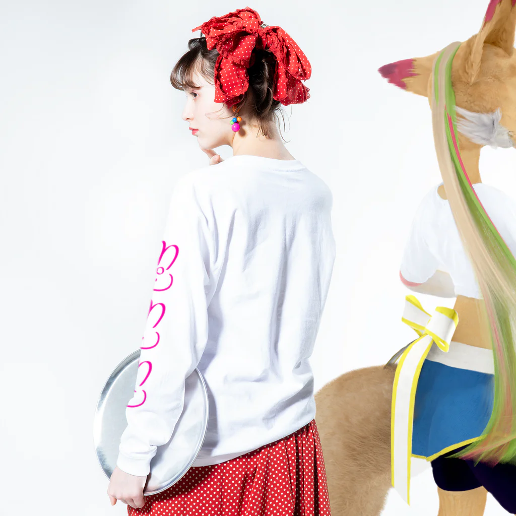 ど～ぶつ大連発のトーテムうさちゃ Long Sleeve T-Shirt :model wear (back, sleeve)