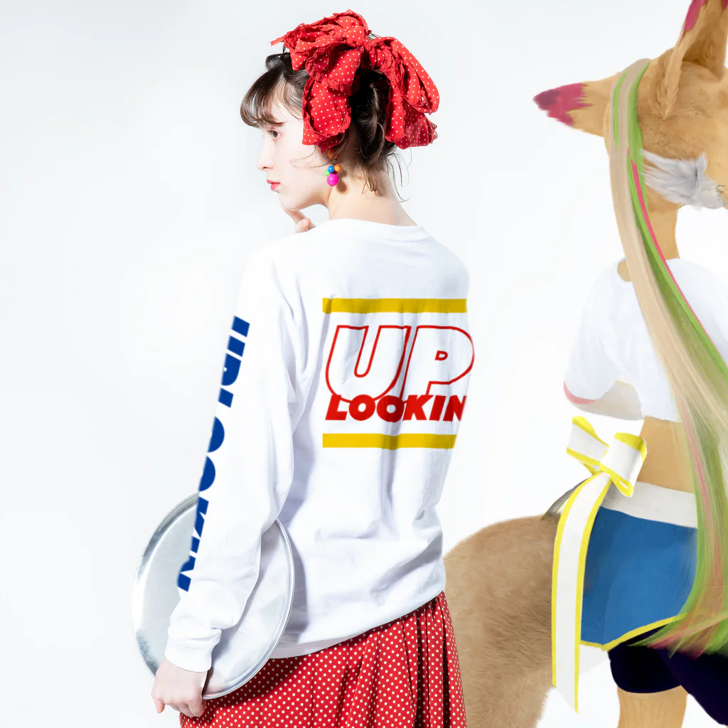 UPLOOKINのUPLOOKIN BIG-UP ロングスリーブTシャツの着用イメージ(裏面・袖部分)