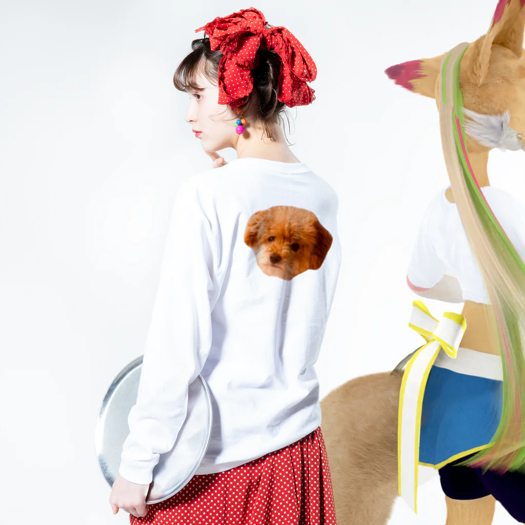 ぶぅちょろ🐶🐻🧡のめいちゃん顔 ロングスリーブTシャツの着用イメージ(裏面・袖部分)