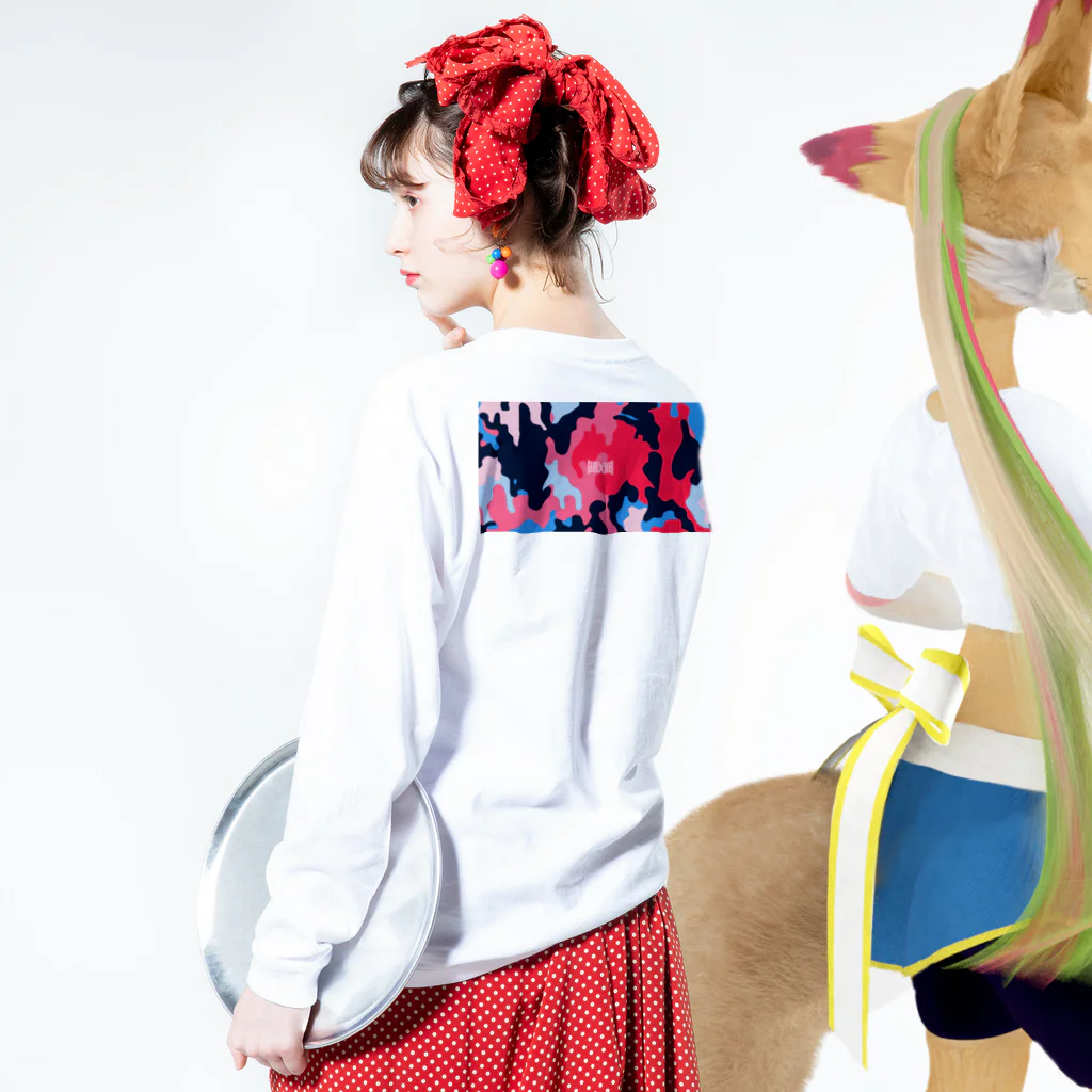 ma-bu×universal design の迷彩（色の組み合わせ） Long Sleeve T-Shirt :model wear (back, sleeve)