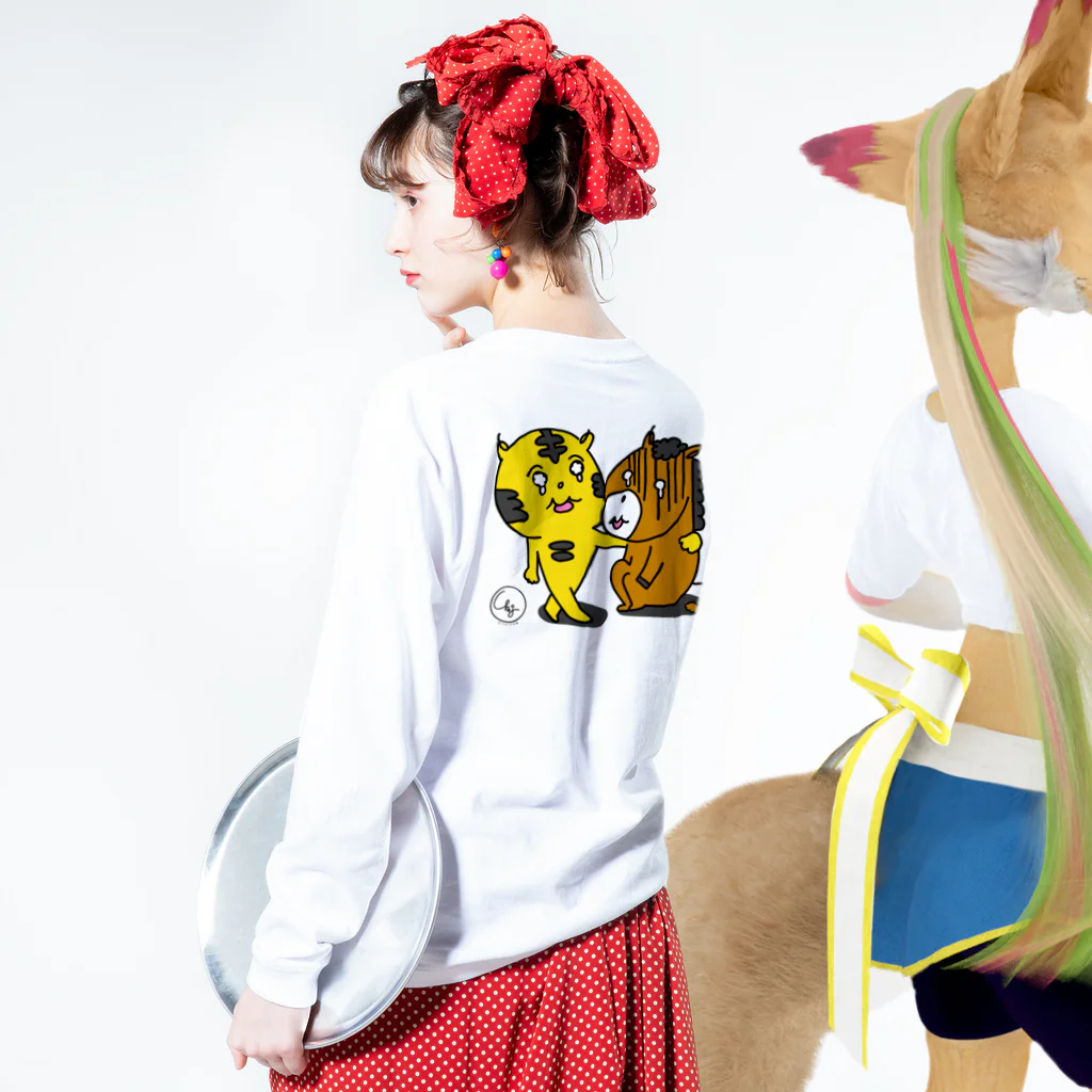 まるちな本舗のチーム・タイガーホース ロングスリーブTシャツの着用イメージ(裏面・袖部分)