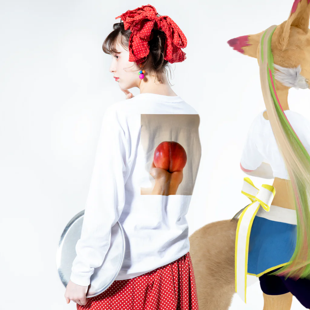 珍獣とゆかいな仲間たちのPeach Long Sleeve T-Shirt :model wear (back, sleeve)