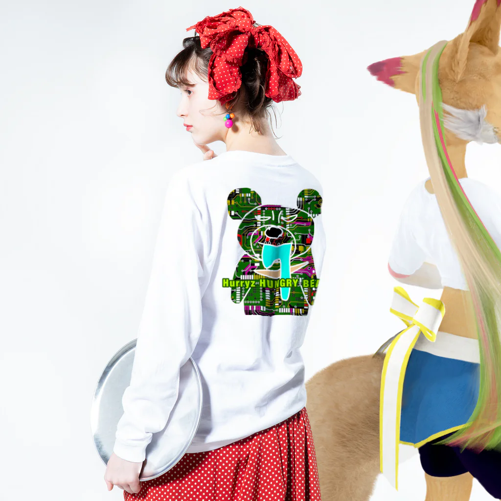 Hurryz HUNGRY BEARのHurryz HUNGRY BEAR 4 Long Sleeve T-Shirt :model wear (back, sleeve)