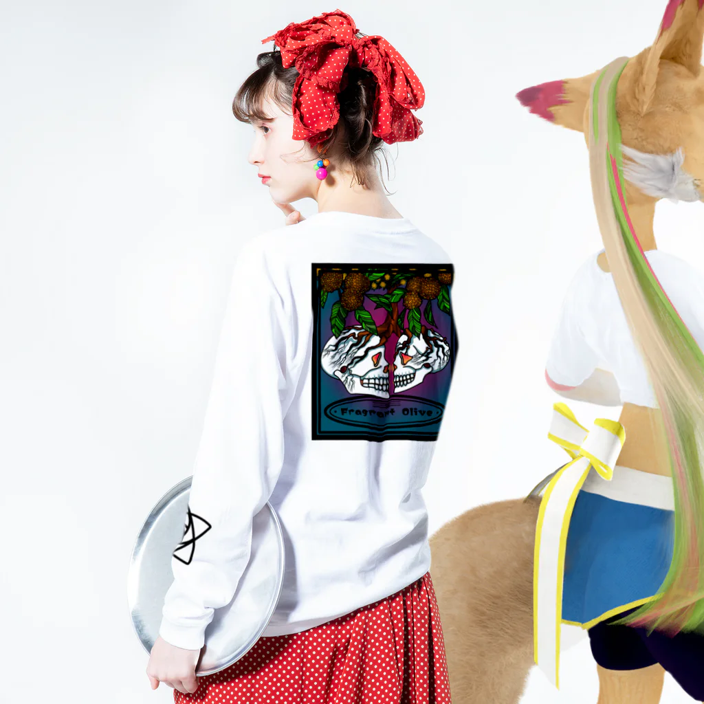 八月朔日のHANADOKURO−金木犀−:color ロングスリーブTシャツの着用イメージ(裏面・袖部分)