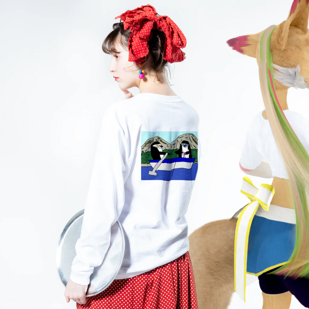 ゆしペンギンですわのまぁまぁでかいボート釣りペンギンズ Long Sleeve T-Shirt :model wear (back, sleeve)