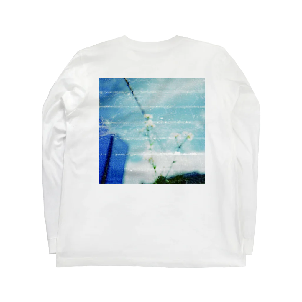 pm10:22のピンぼけした小さなお花 Long Sleeve T-Shirt :back