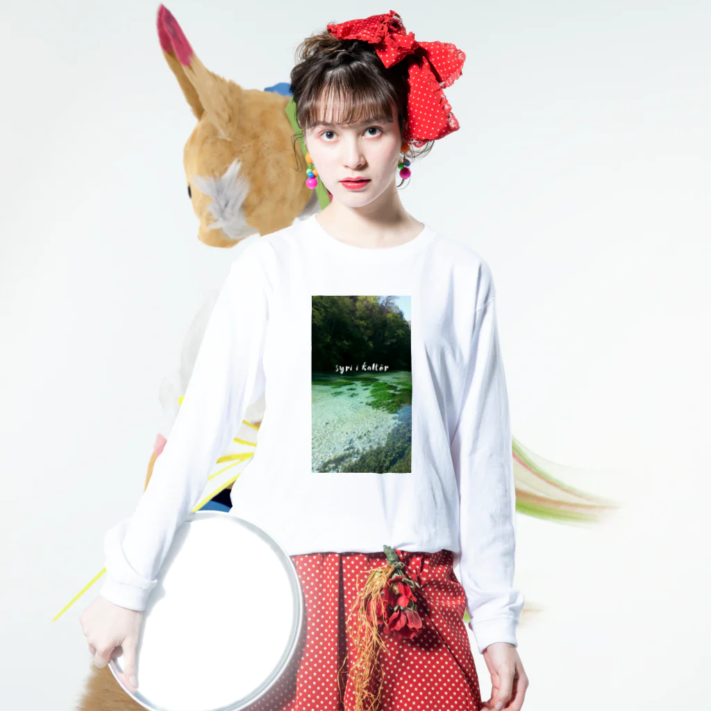 Bukuri のsyri i kaltër(ｼﾘｶﾙﾀ)川 Long Sleeve T-Shirt :model wear (front)