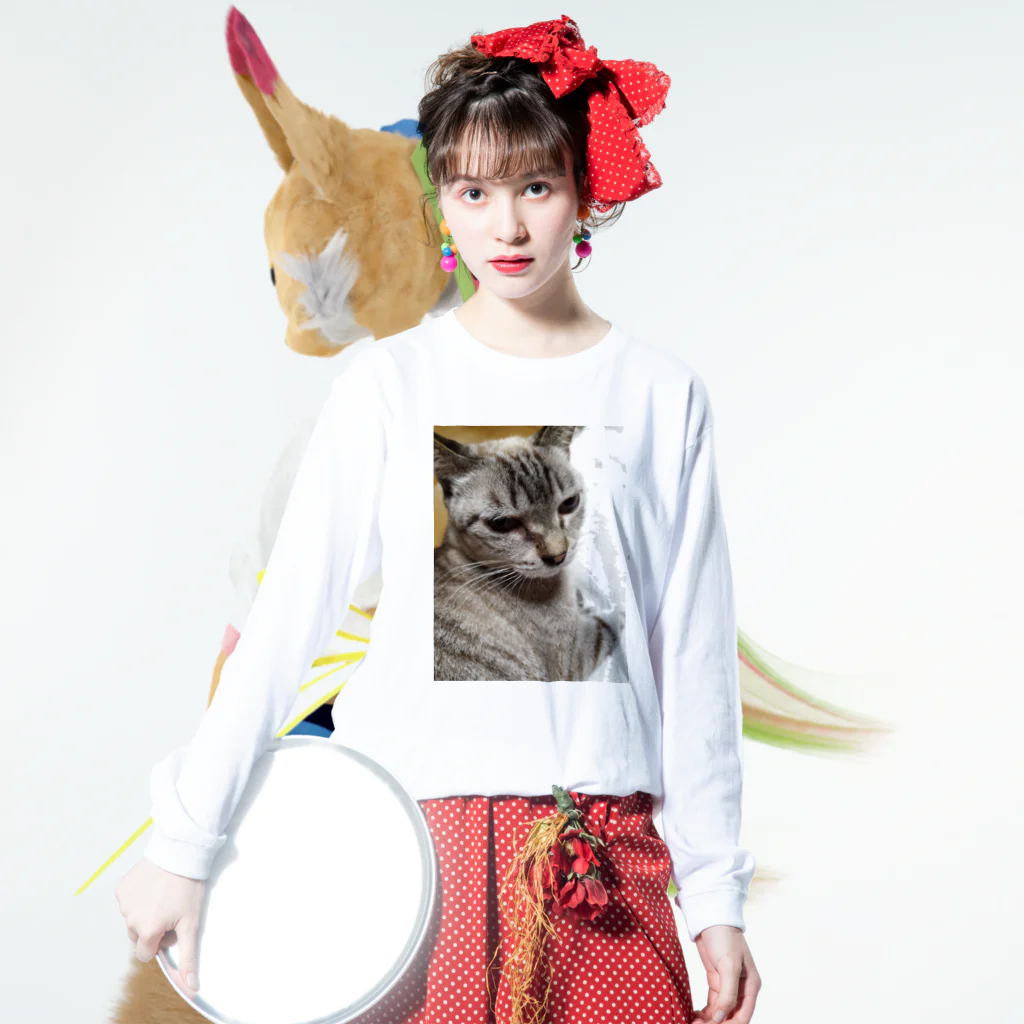 ねこの森でお散歩のさあ、モフりなさいよ。 Long Sleeve T-Shirt :model wear (front)