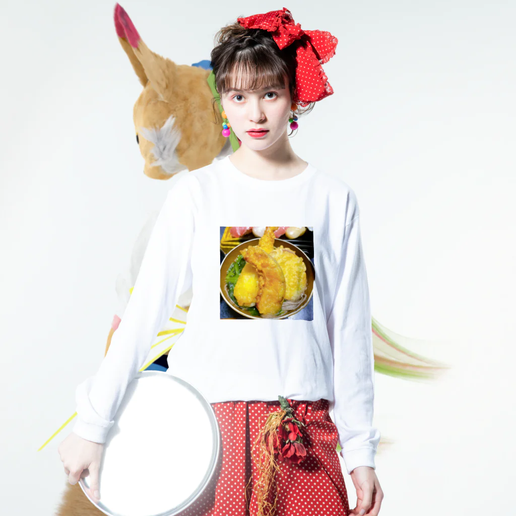 Tonchiki-2023の年越し天ぷら蕎麦 Long Sleeve T-Shirt :model wear (front)