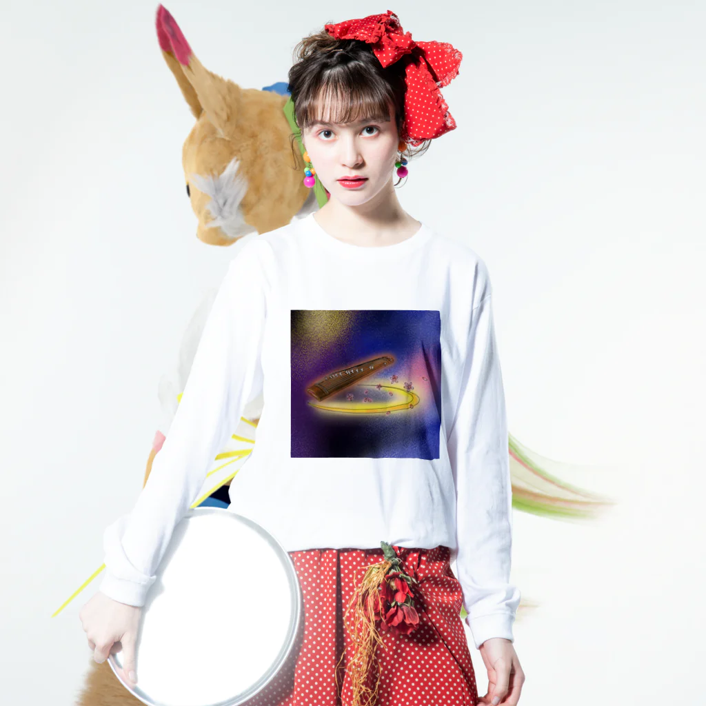 箏譜職人 織姫の箏と桜（箏譜「荒城の月」イメージ画像）正方形 ロングスリーブTシャツの着用イメージ(表面)