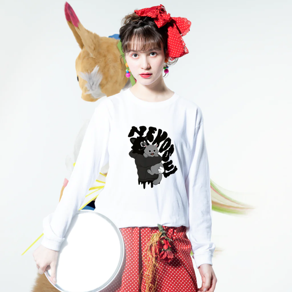 SUMIKUROWORLDのSUMIKURO 猫吸いロングスリーブTシャツ Long Sleeve T-Shirt :model wear (front)