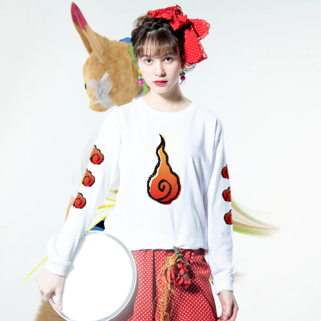 KYOUSAIの火の玉ボーイ$ ロングスリーブTシャツの着用イメージ(表面)