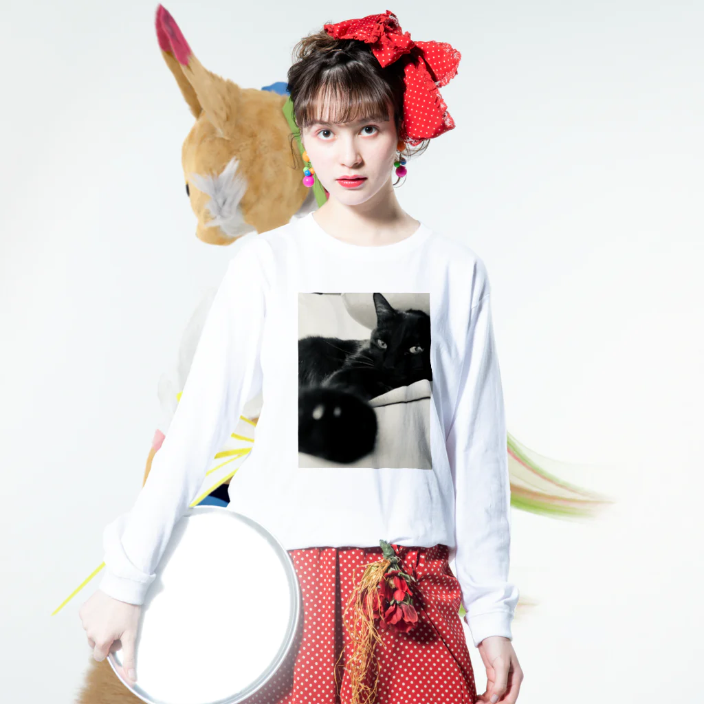 深夜の猫屋さんの深夜猫 Long Sleeve T-Shirt :model wear (front)