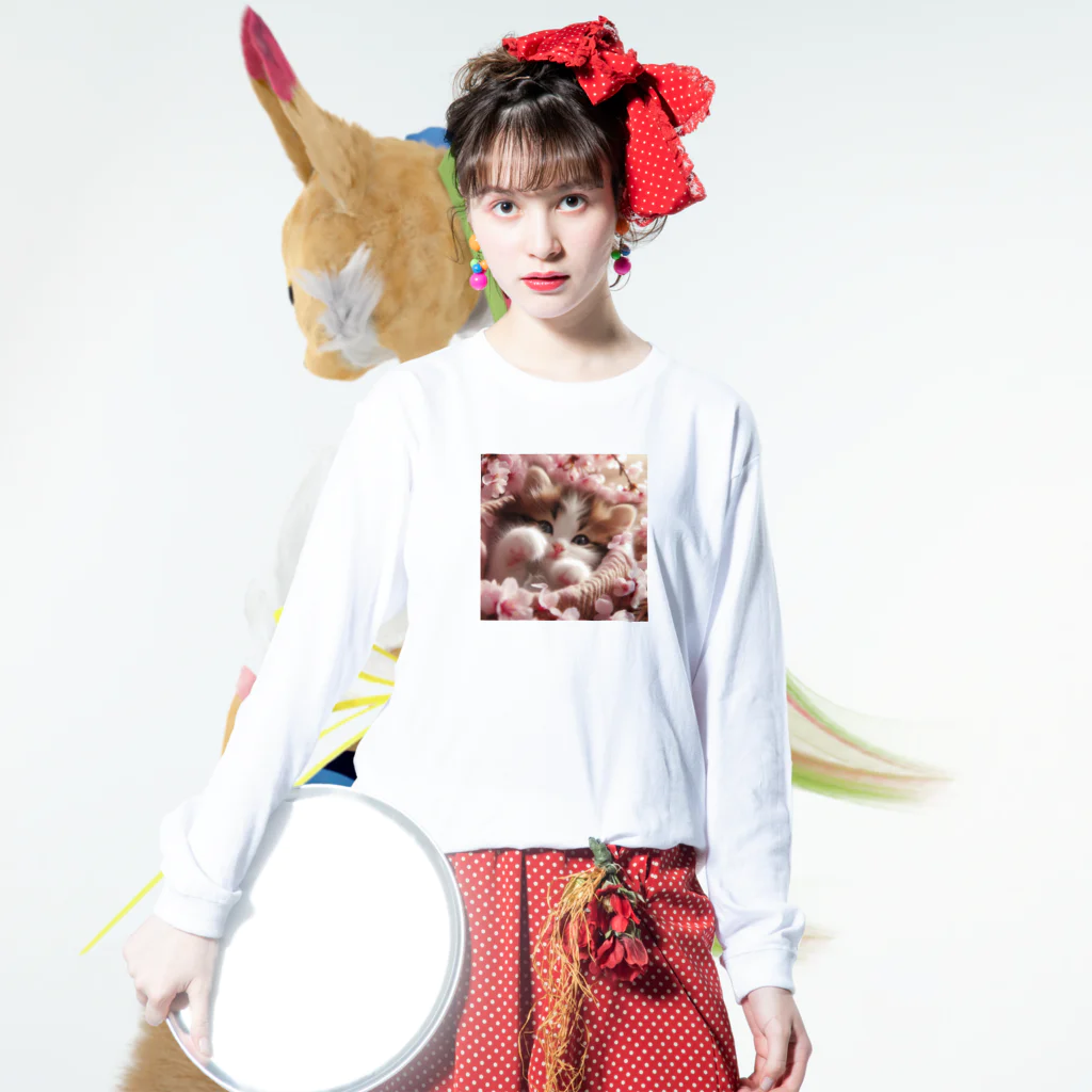 Chimetimeの桜と子猫 Long Sleeve T-Shirt :model wear (front)