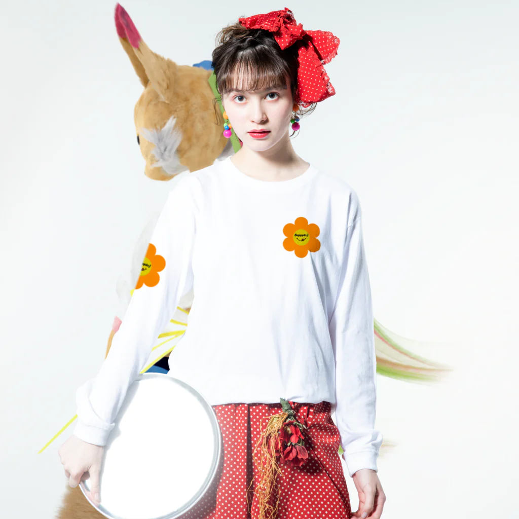 Bepppin3Companyのレトロフラワー♡オレンジ Long Sleeve T-Shirt :model wear (front)