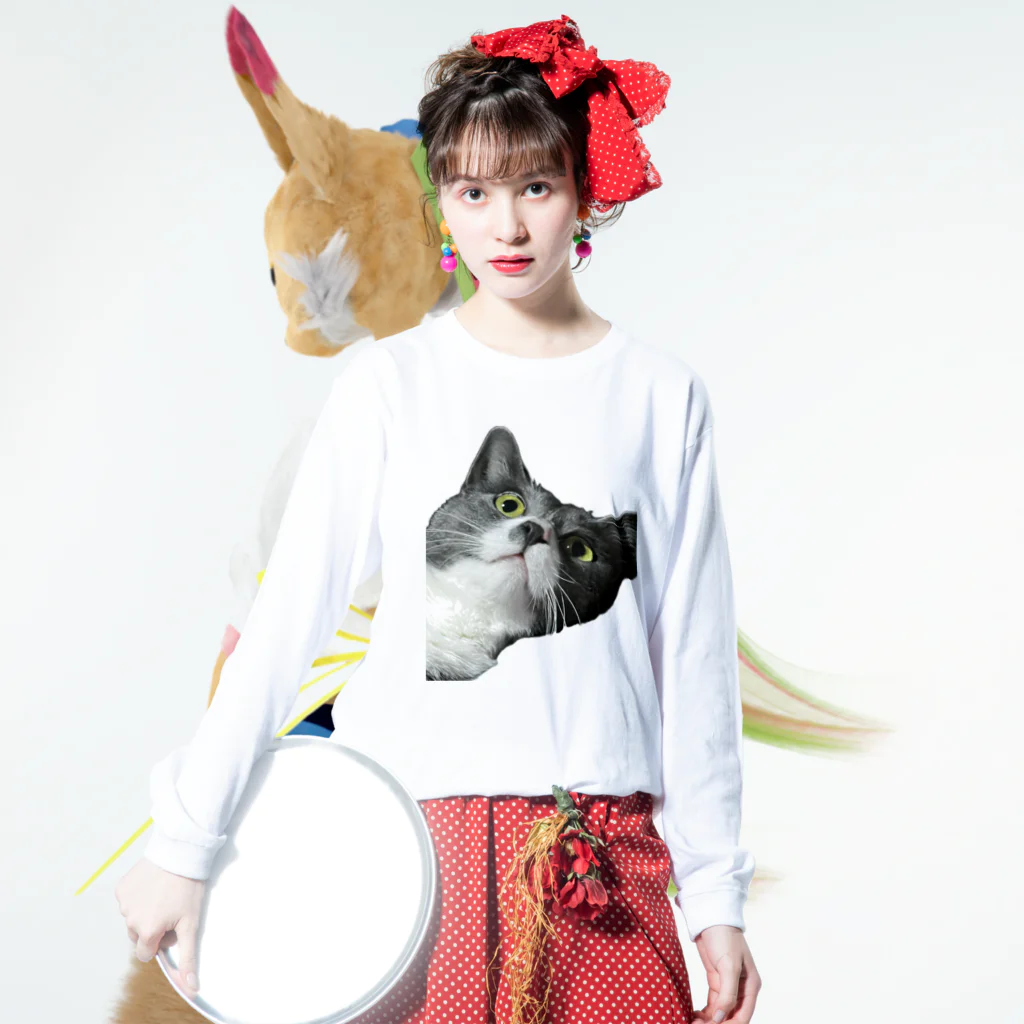 ねこねこねこねこのまままほちゃん ロングスリーブTシャツの着用イメージ(表面)