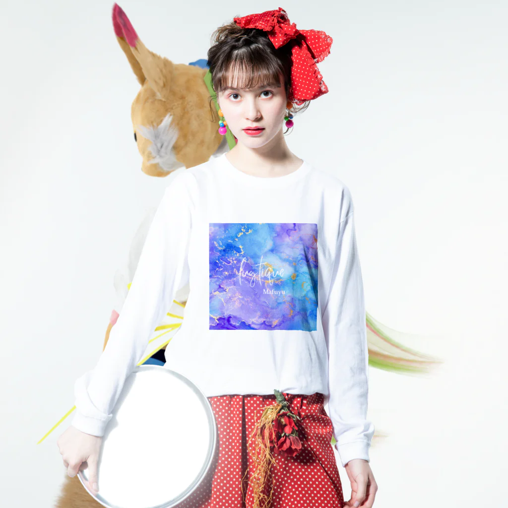 Mafuyuの手描きアートのルミナス手描き水彩画アート Long Sleeve T-Shirt :model wear (front)