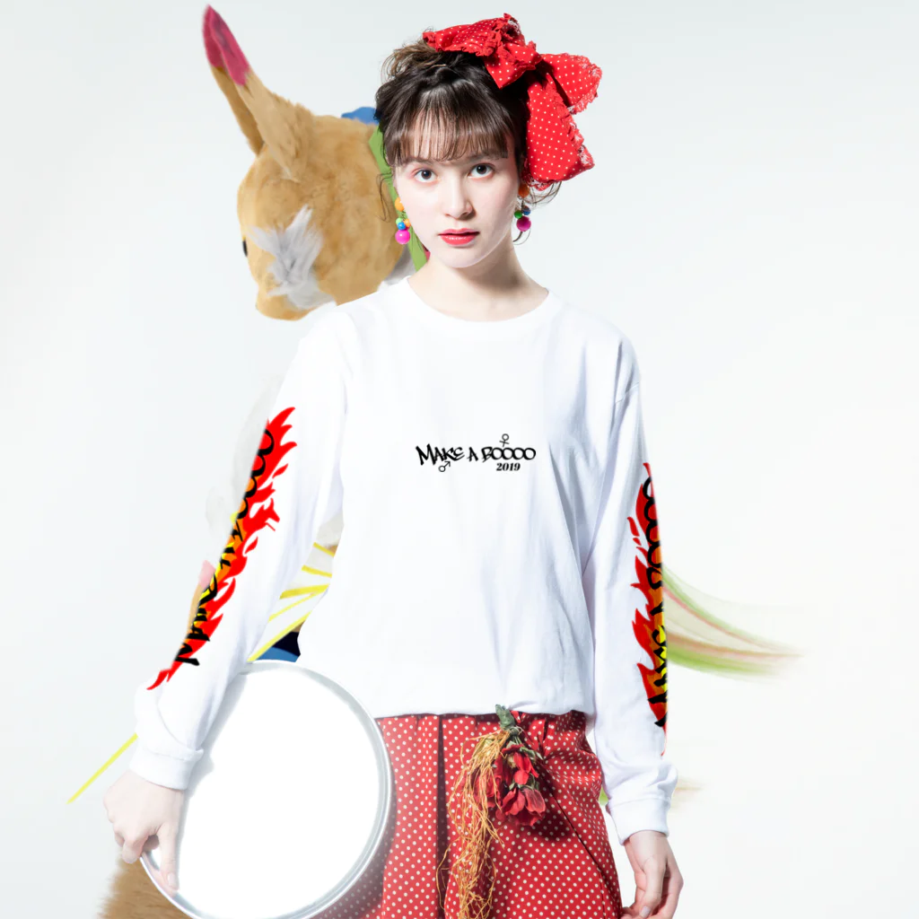 Make a Booooの赤炎T Long Sleeve T-Shirt :model wear (front)