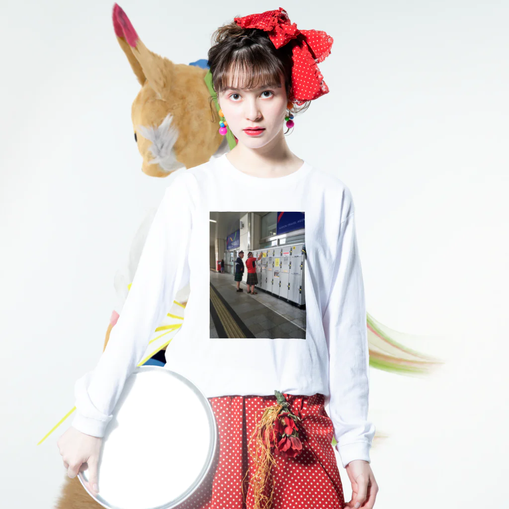 Tanaのスカート文化 Long Sleeve T-Shirt :model wear (front)