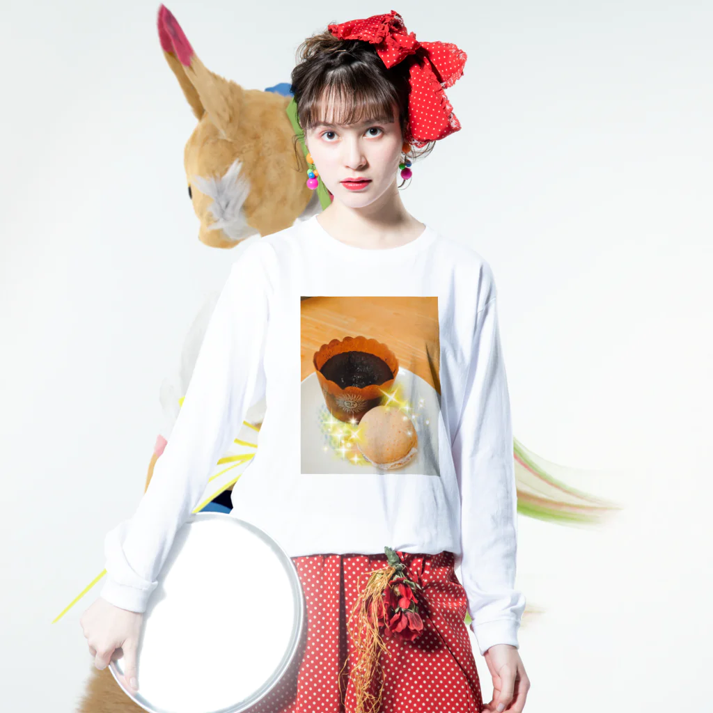 YUKO-YUKOの3時のおやつ ロングスリーブTシャツの着用イメージ(表面)