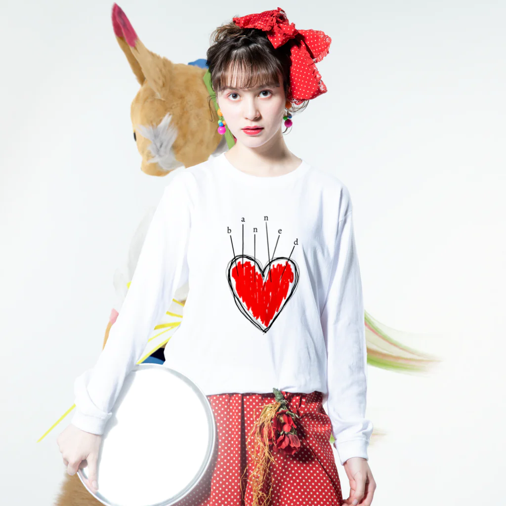 bannedのbanned heart White Long Sleeve T-Shirt :model wear (front)