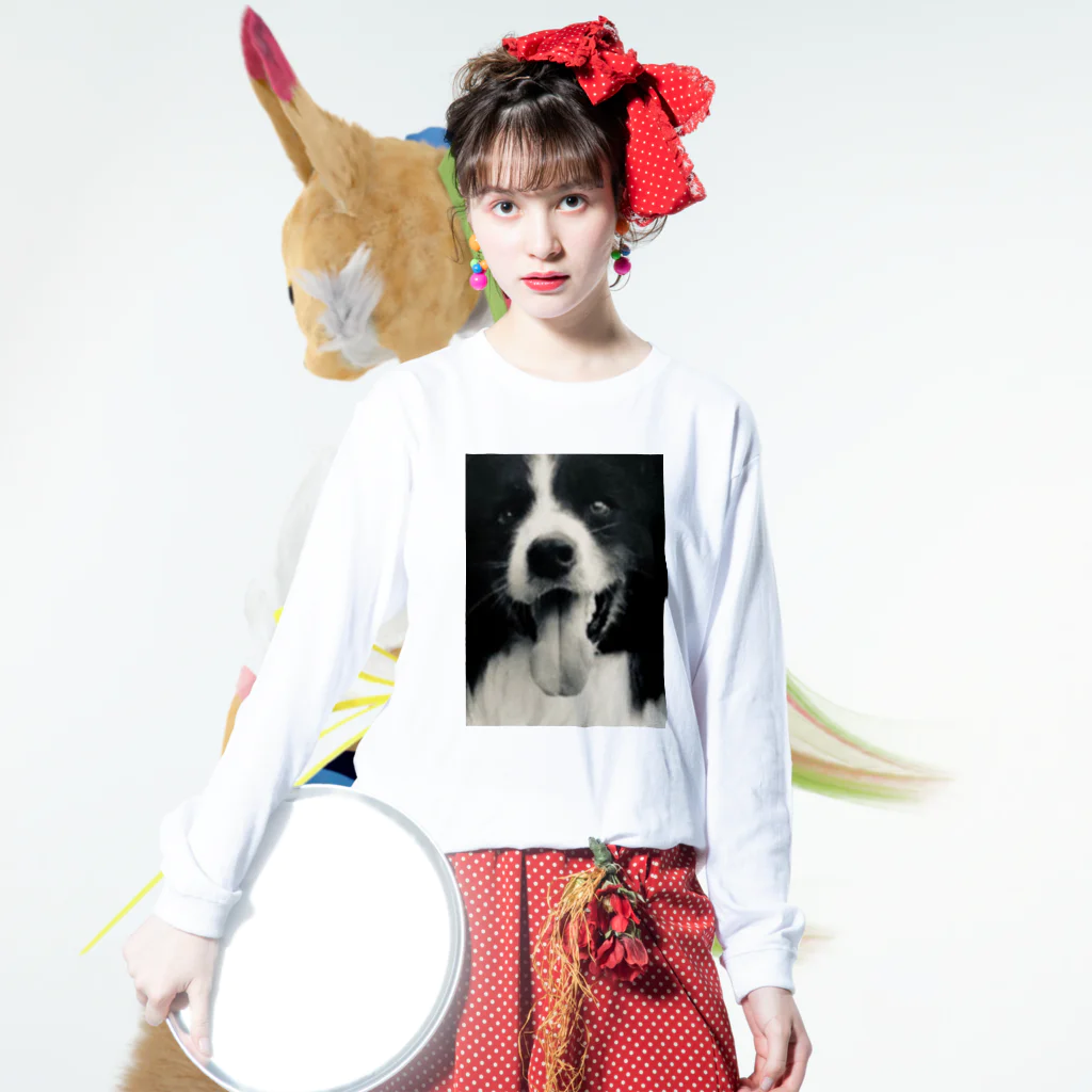 保護猫支援ショップ・パール女将のお宿のワンダフルライフ Long Sleeve T-Shirt :model wear (front)