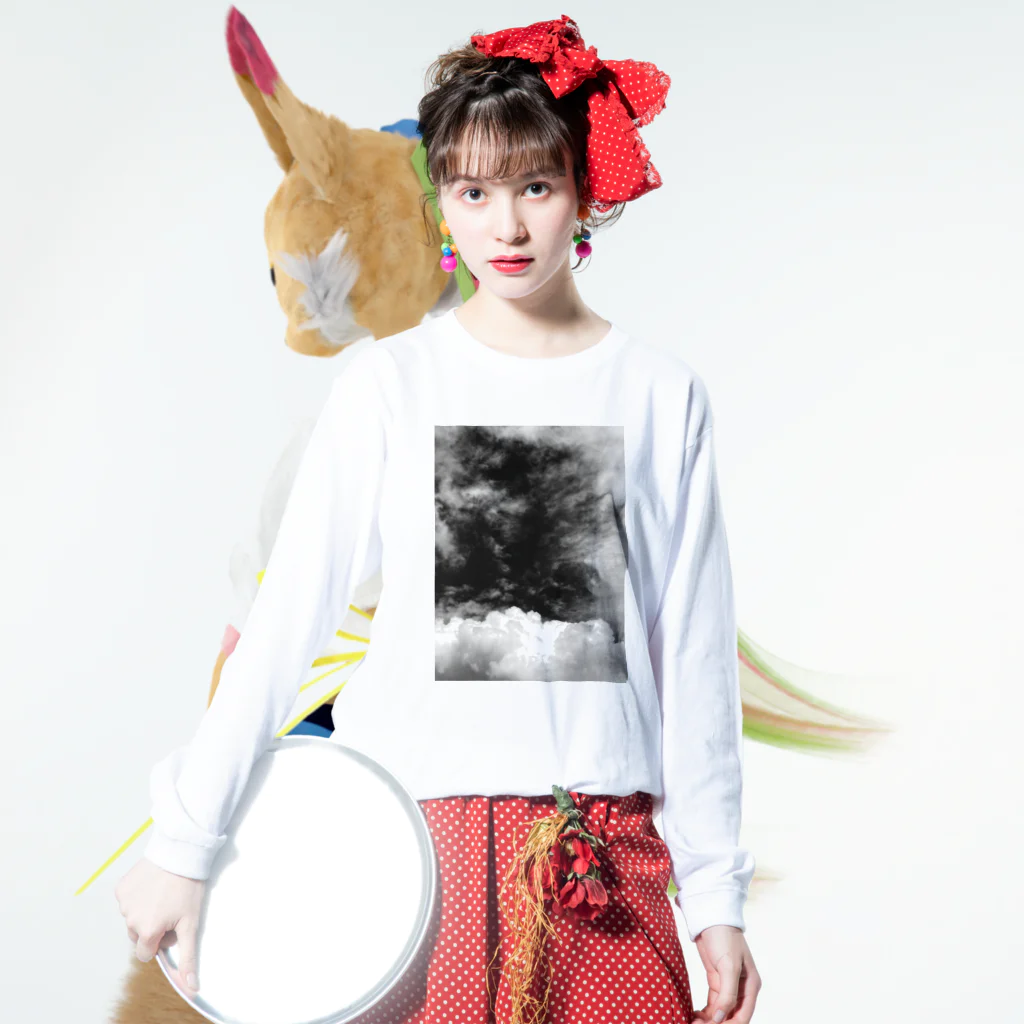 Rin-sui photographyのcloud Long Sleeve T-Shirt :model wear (front)