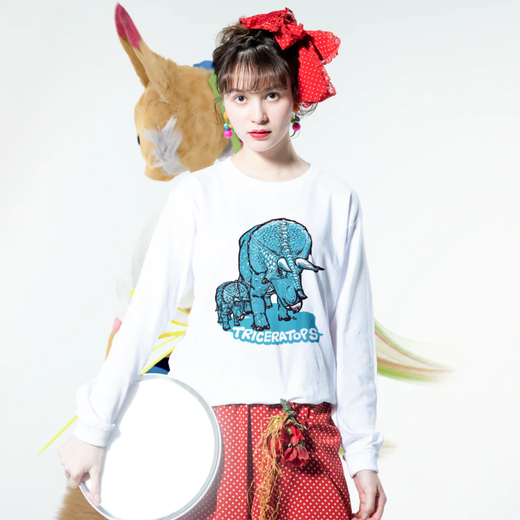 segasworksのTRICERATOPS（成体と幼体） ロングスリーブTシャツの着用イメージ(表面)