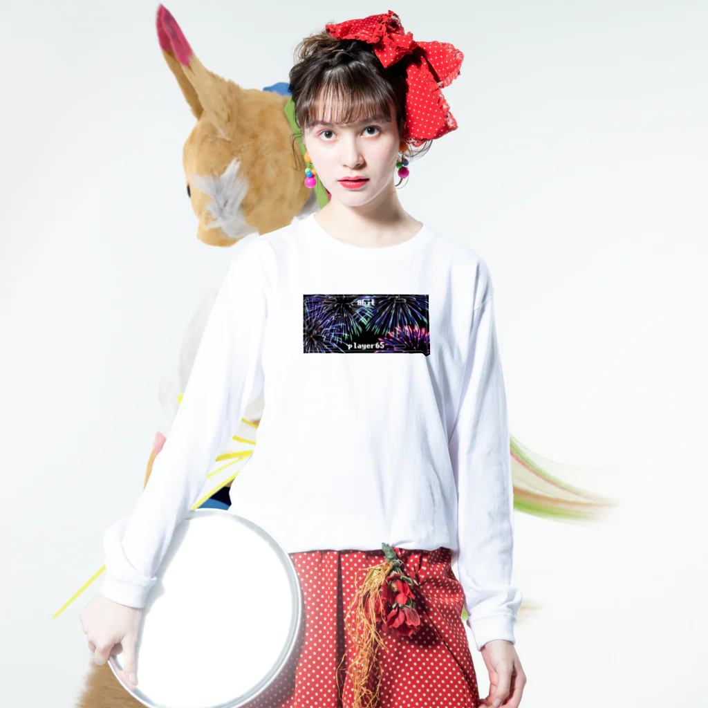 8bit_player65のナンバープレート【花火】 Long Sleeve T-Shirt :model wear (front)