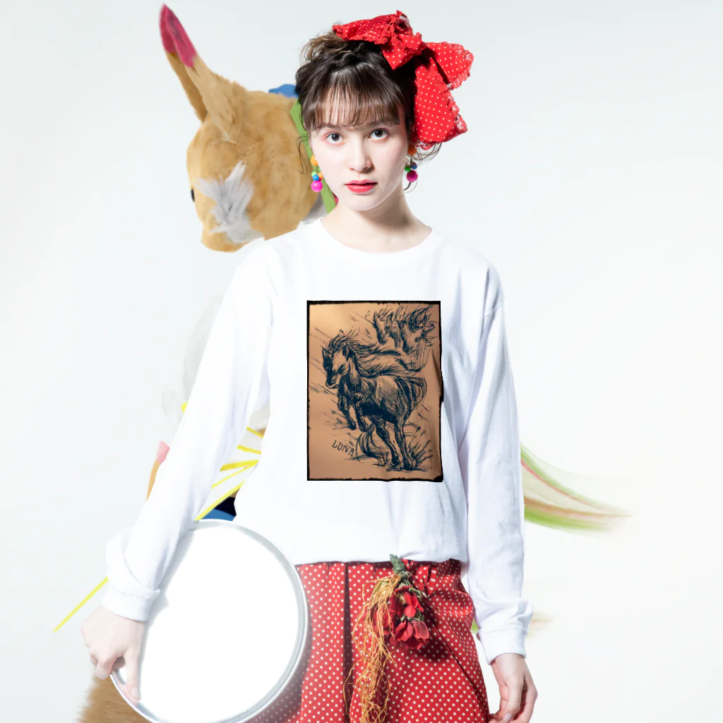 LILIの駆ける馬 Long Sleeve T-Shirt :model wear (front)